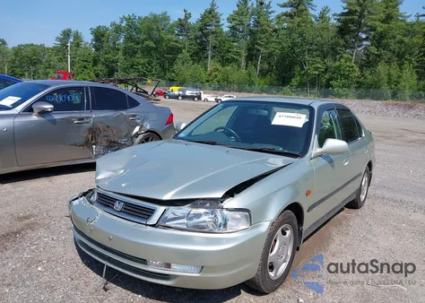 1997 Honda Accord z USA, uszkodzony, nr VIN MB410071000000000
